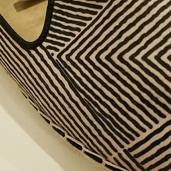 Dolce Vita blue striped Espadrilles Slip Ons Casual Coastal Nautical Beach - Picture 8 of 8